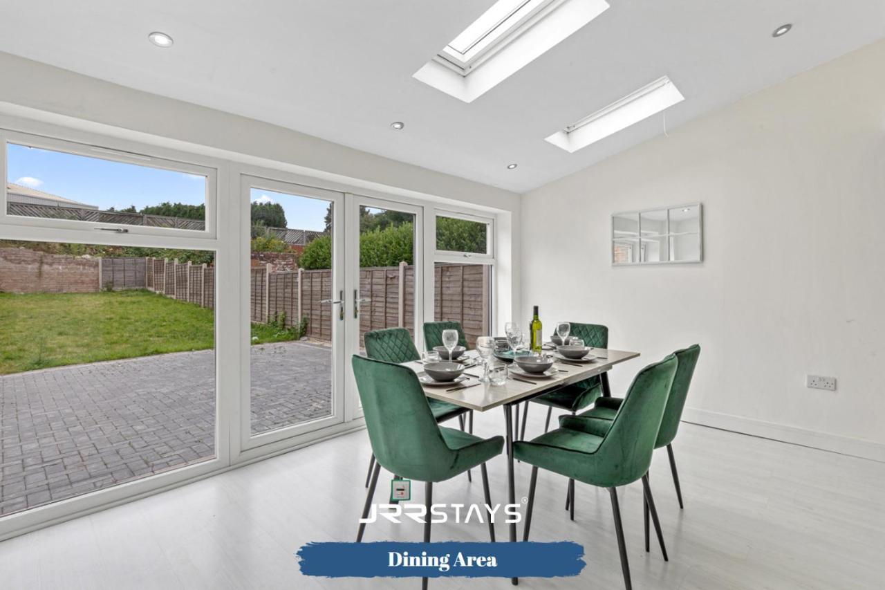 Tipton 3 Bedroom House Garden Sleeps 7 - Jrr Stays Coseley Exterior foto