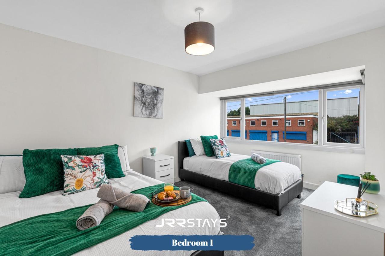 Tipton 3 Bedroom House Garden Sleeps 7 - Jrr Stays Coseley Exterior foto